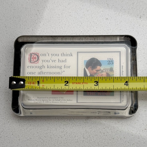 Vintage Gone With the Wind Glass Paperweight Stamp Rhett Butler Scarlett O'Hara - Picture 15 of 16